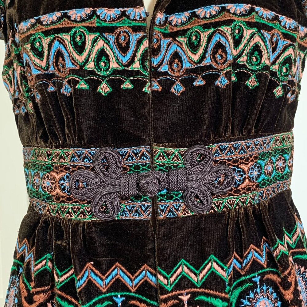 Nanette Lepore Embroidered Brown Velvet Top - Size 8 - Picture 4 of 5